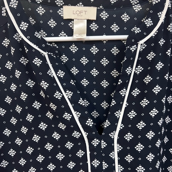LOFT Women's Navy and White Geometric Blouse - Picture 2 of 3